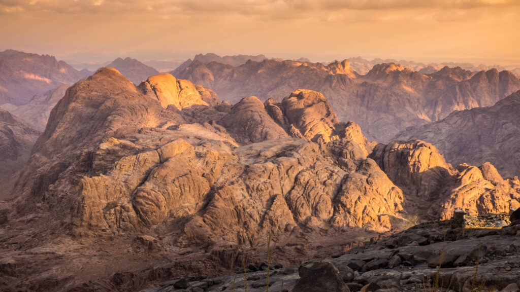 Monte Sinai: o limite entre o sagrado e o turismo de massa