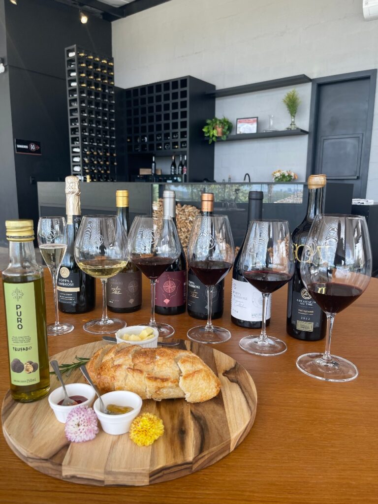 Degustações conduzidas com pães artesanais, azeite trufado e vinhos autorais — um convite aos sentidos.