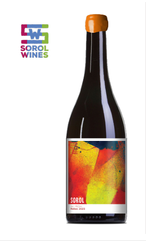Garrafa do vinho Sorol Malbec 2023 com rótulo artístico em tons quentes e selo de reconhecimento da Guia Descorchados.