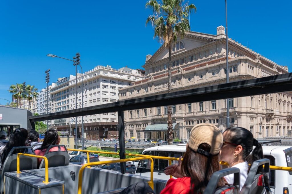 O ônibus amarelo do Buenos Aires Bus 