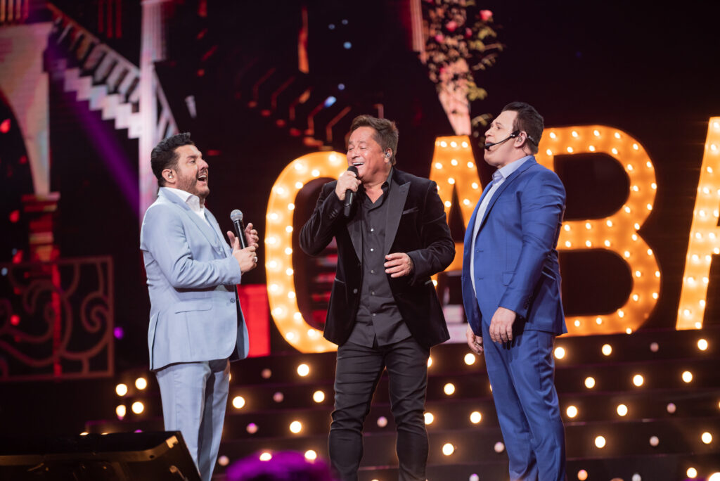 Leonardo e Bruno & Marrone no show Cabaré durante apresentação ao vivo em Goiânia