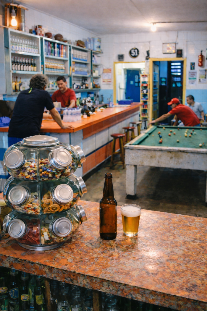 Recreio Bar abre em Goiânia com proposta “bairrista” e resgata o espírito dos encontros urbanos