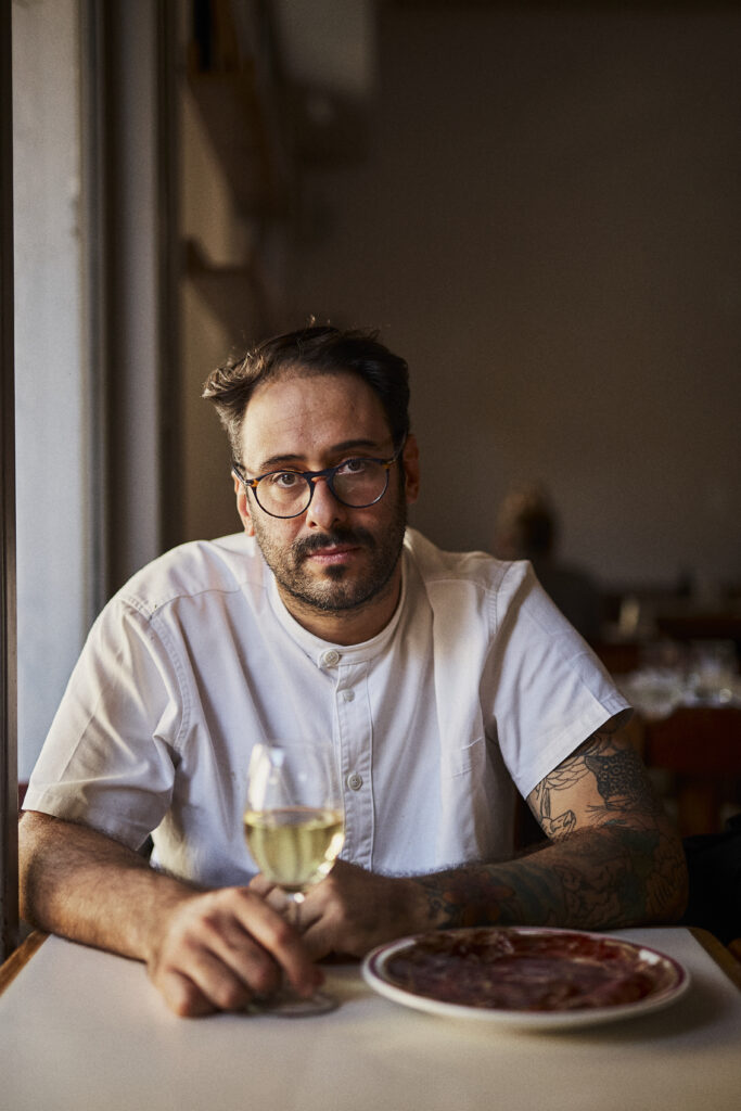 Juan Ignacio Barcos, chef e fundador do restaurante Madre Rojas, de Buenos Aires, referência em carnes premium e gastronomia argentina.
